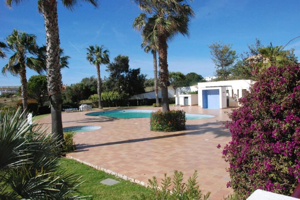 לאגוּ‏ש Great 2 Bedroom Apartment With Communal Pool מראה חיצוני תמונה