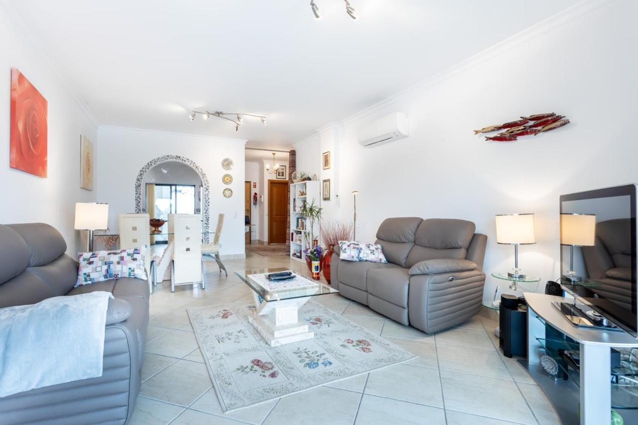 לאגוּ‏ש Great 2 Bedroom Apartment With Communal Pool מראה חיצוני תמונה
