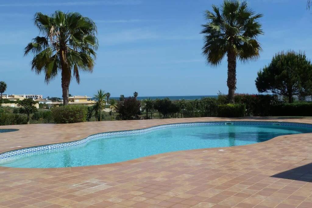לאגוּ‏ש Great 2 Bedroom Apartment With Communal Pool מראה חיצוני תמונה