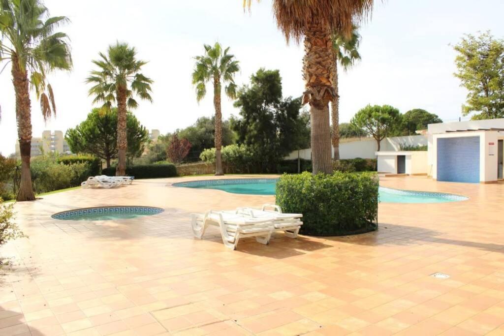 לאגוּ‏ש Great 2 Bedroom Apartment With Communal Pool מראה חיצוני תמונה