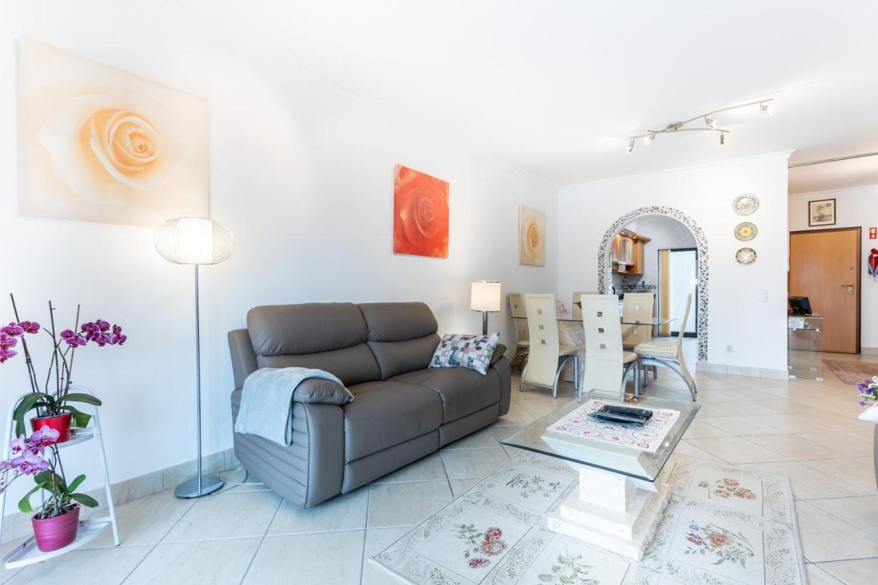 לאגוּ‏ש Great 2 Bedroom Apartment With Communal Pool מראה חיצוני תמונה
