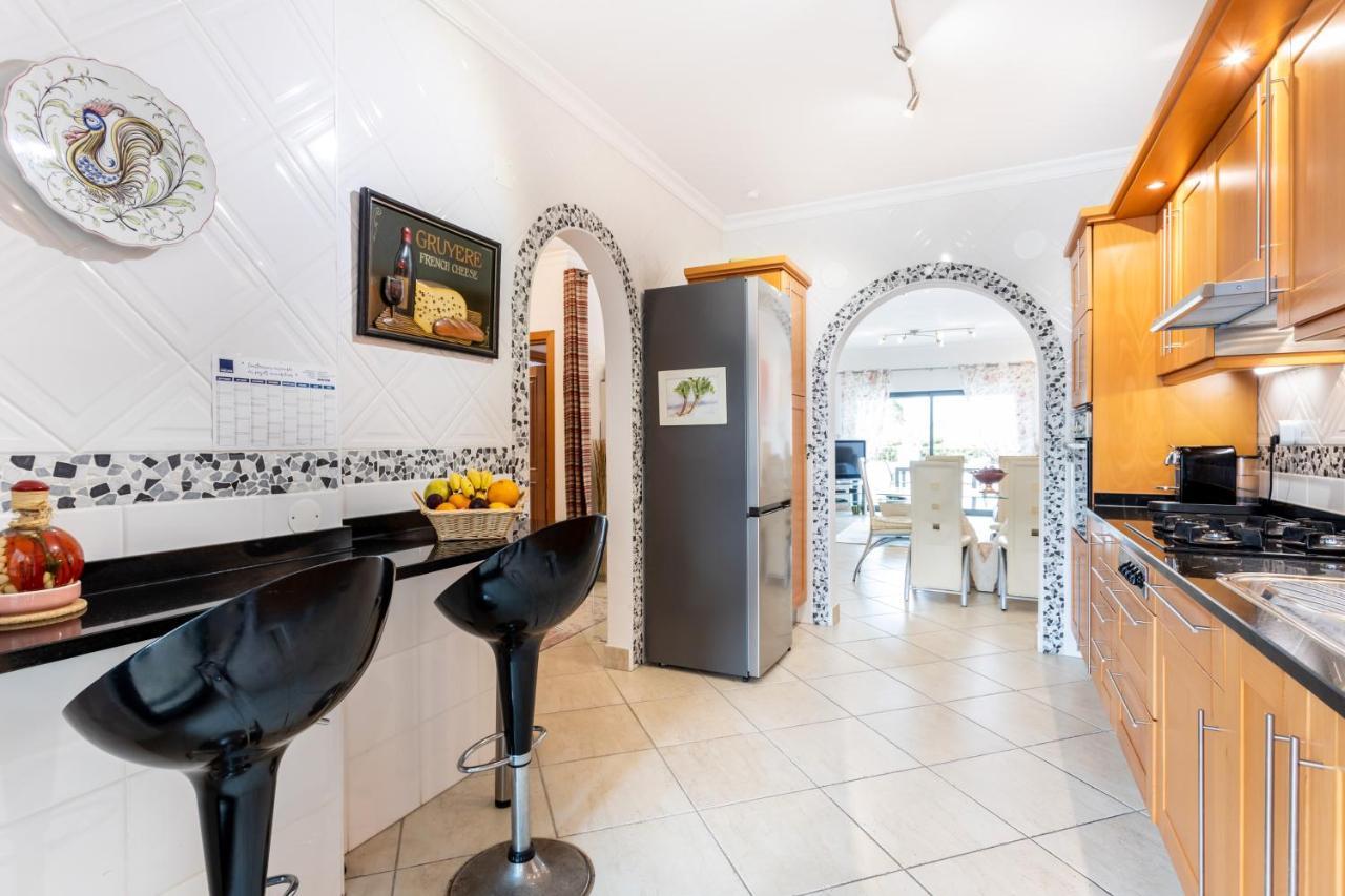 לאגוּ‏ש Great 2 Bedroom Apartment With Communal Pool מראה חיצוני תמונה